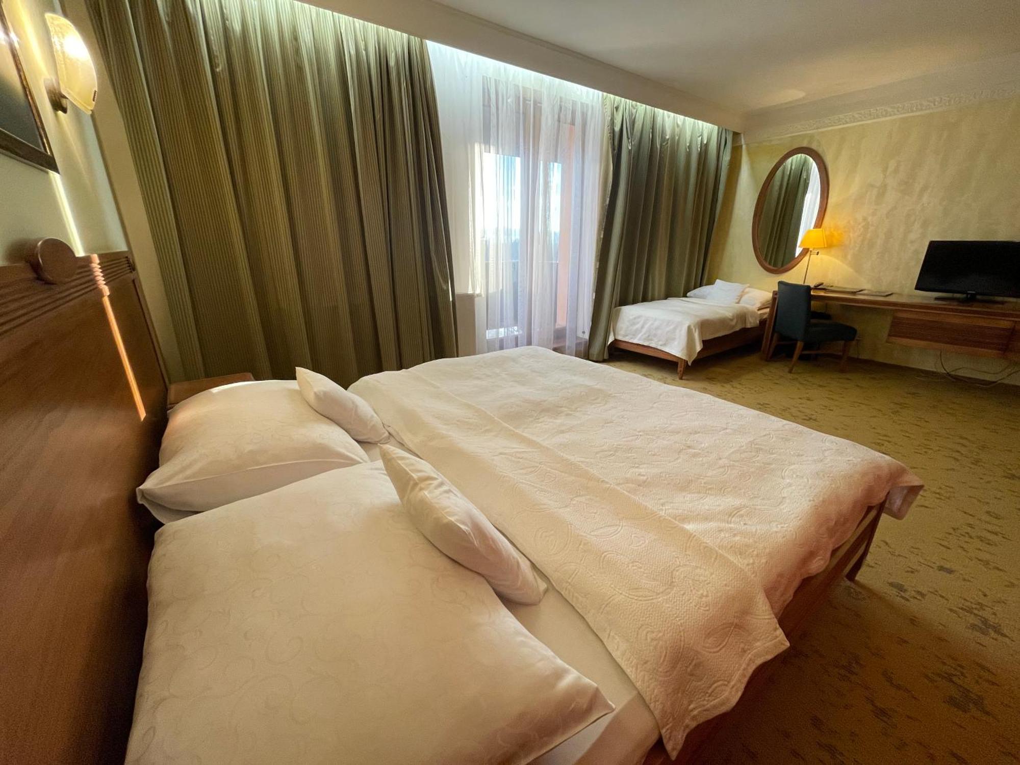 Hotel International Vel'ka Lomnica Buitenkant foto